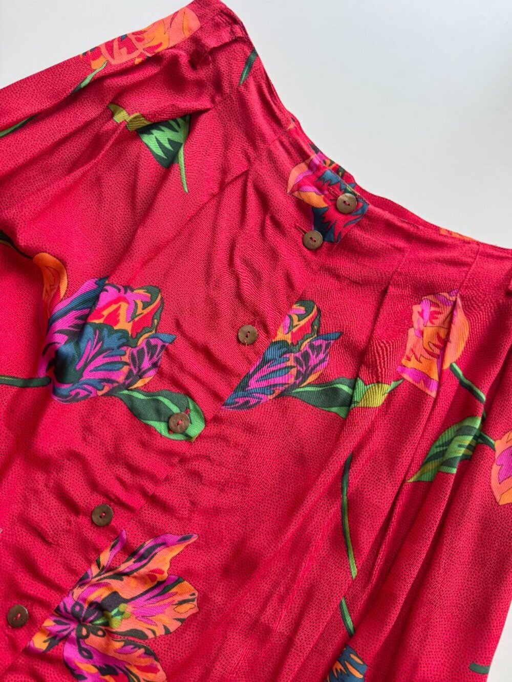 Vintage 80's MONDI Red Floral ViscosePleated A-Line Midi Skirt, Size 18 - Picture 13 of 14